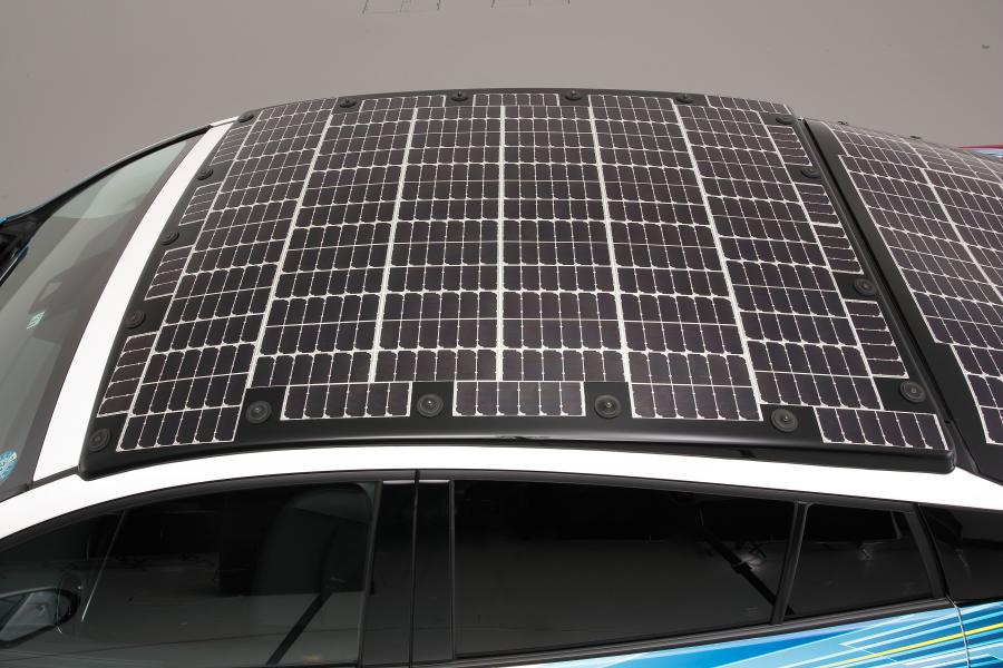 Детали экстерьера Toyota Prius PHV Solar-Powered Drive by Sharp 2019 года  (фото 12 из 13)
